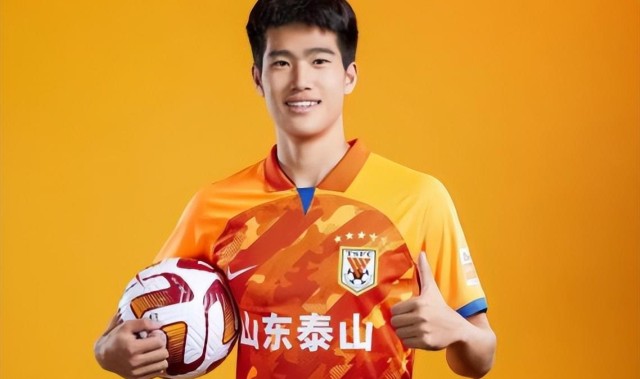 乐鱼体育平台-意外！彭啸曾表示他未来只会为国安队效力，为何如今却成鲁能主力