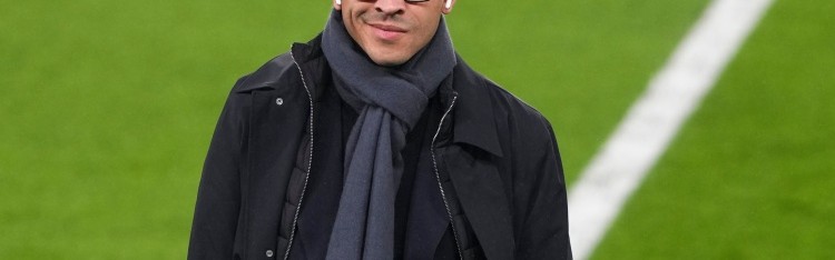 乐鱼体育官网-镜报：罗塞尼尔让越界阿森纳助教“滚X”，他逐渐获蓝军球迷信任